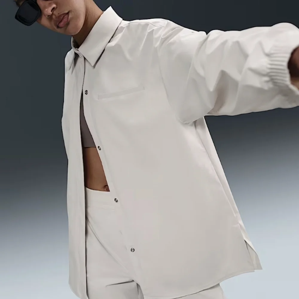 Nike 24.7 PerfectStretchWomen's Dri-FIT Oversized Long-Sleeve Shirt